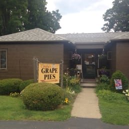 Cindy’s Grape Pies in Naples