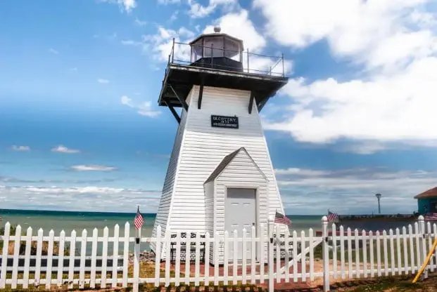 Lake Ontario Lighthouses Youngstown to Rock Island