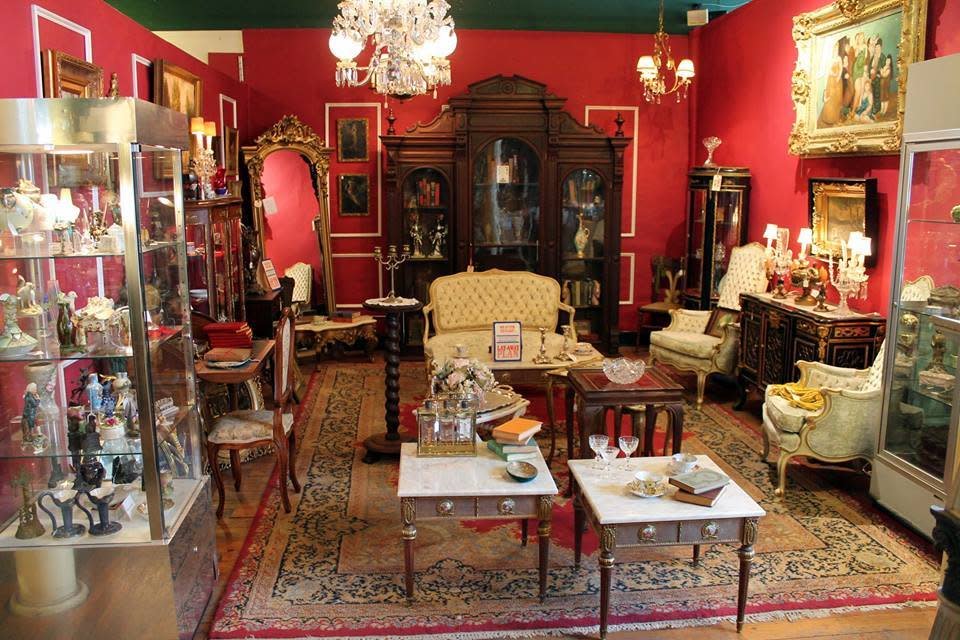 Massive antique stores Syracuse NY