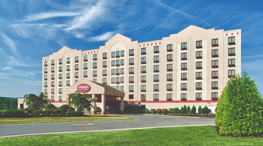 Vernon Downs Casino Hotel gaming Vernon NY